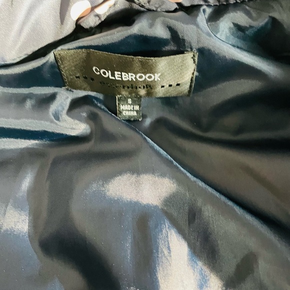 Polka dot half neck zip up vest. - Picture 2 of 5